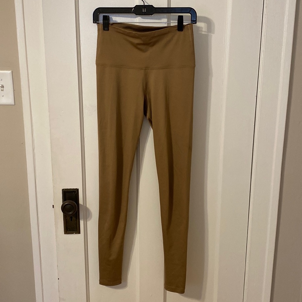 Mika Yoga pants sz M
